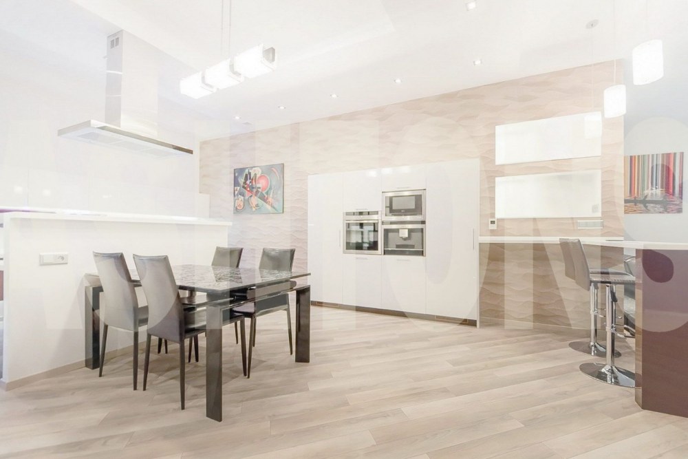Ashtons International Realty агентство недвижимости