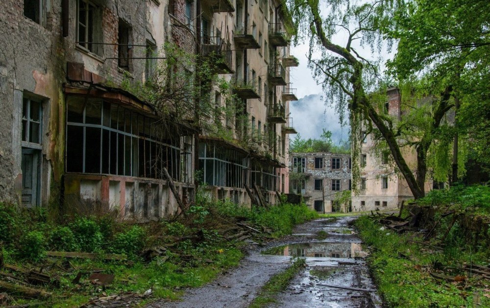 Заброшенный город в Абхазии Акармара