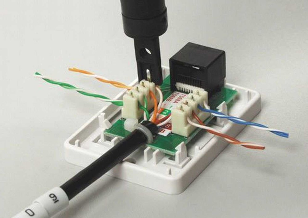 Обжим двойной розетки RJ-45