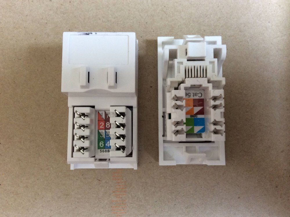 Обжим розетки RJ-45 Legrand