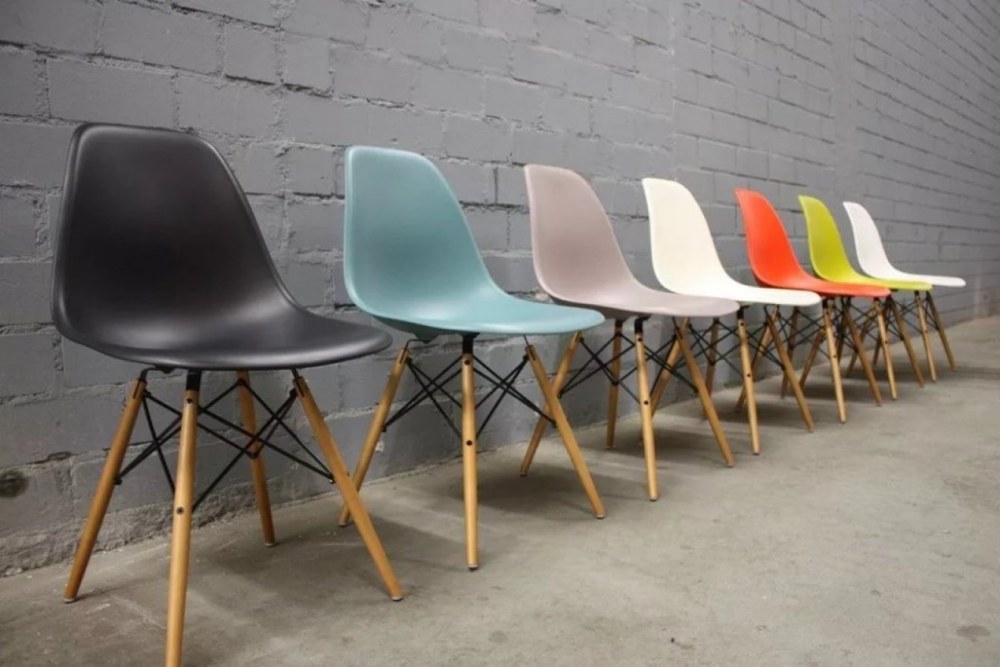 Стул Eames DSW черный