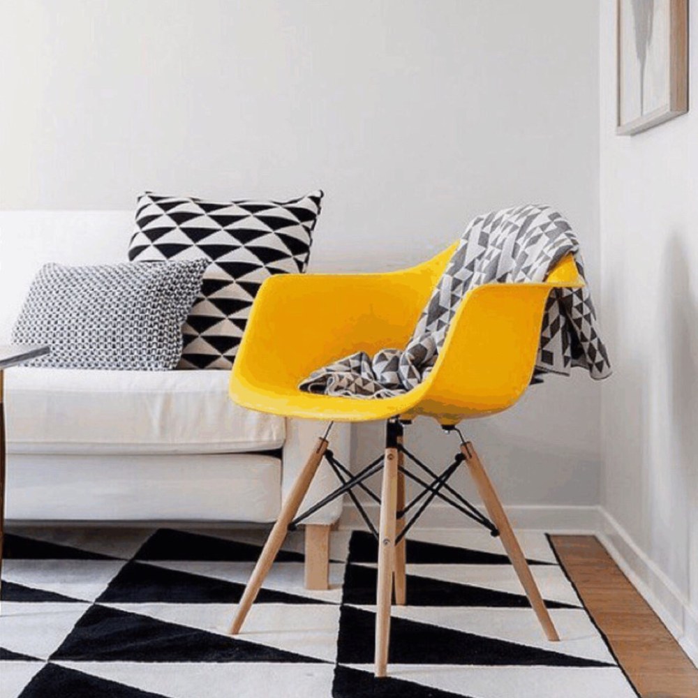 Желтое кресло Eames Butterfly