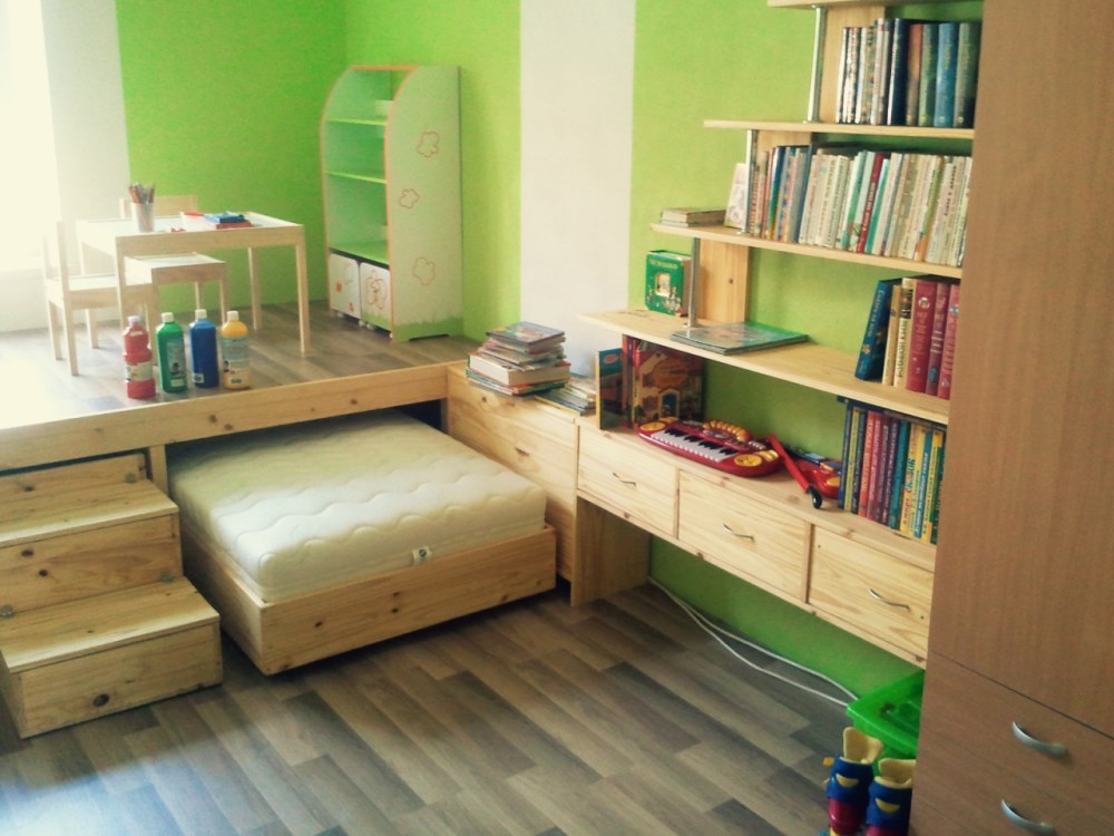 Кровать подиум в детской