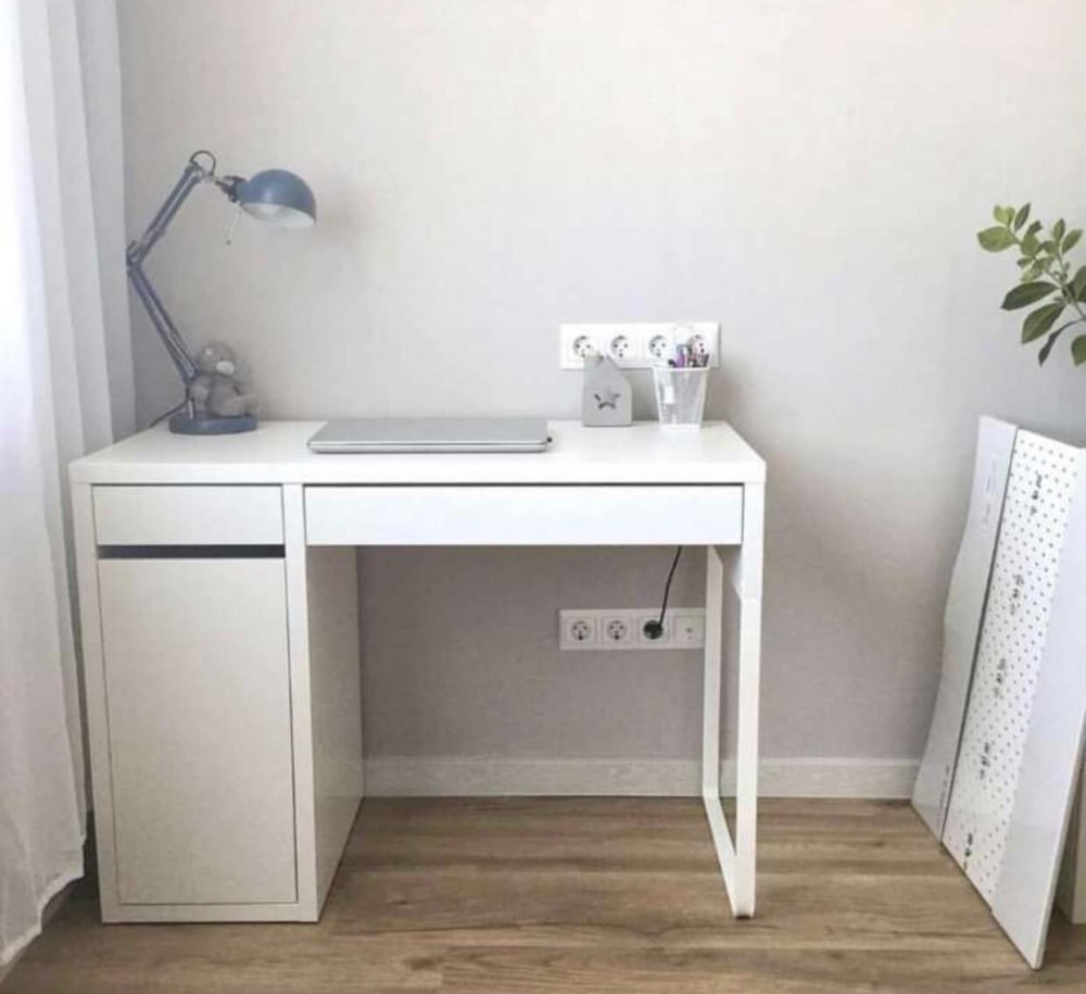 Письменный стол ikea микке 003.739.19/203.739.18