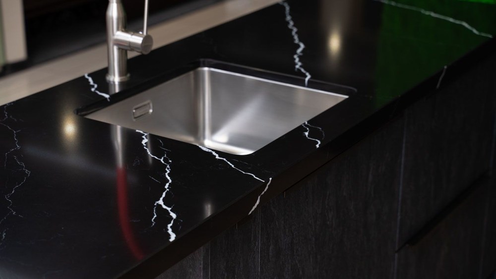 Кварц Nero Marquina BQ-8740