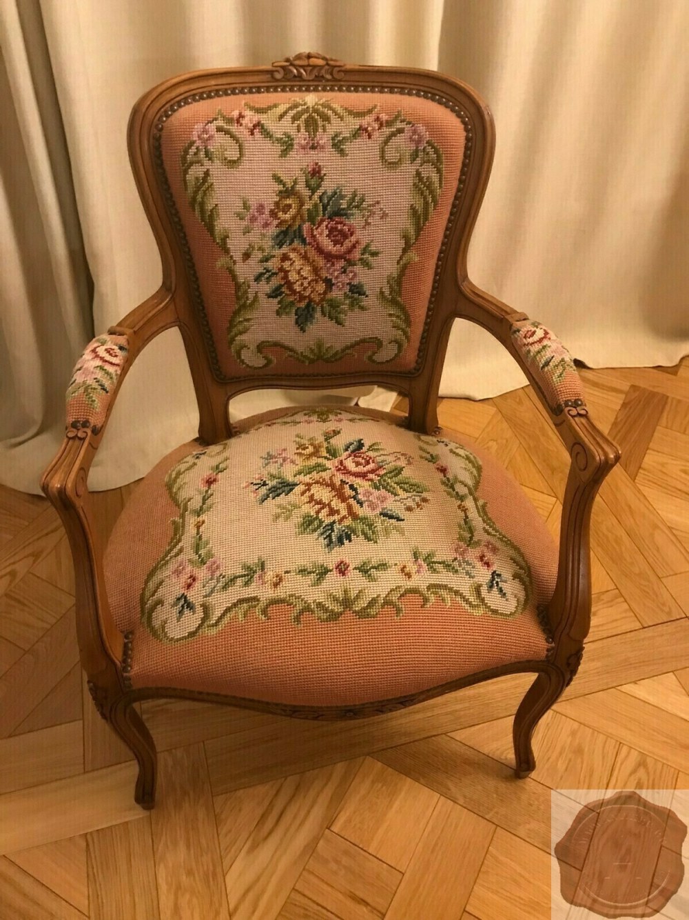 Кресло маркиза рококо