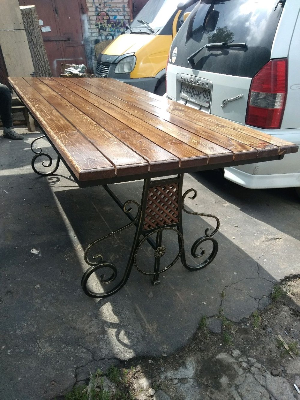 Стол для беседки из металла и дерева