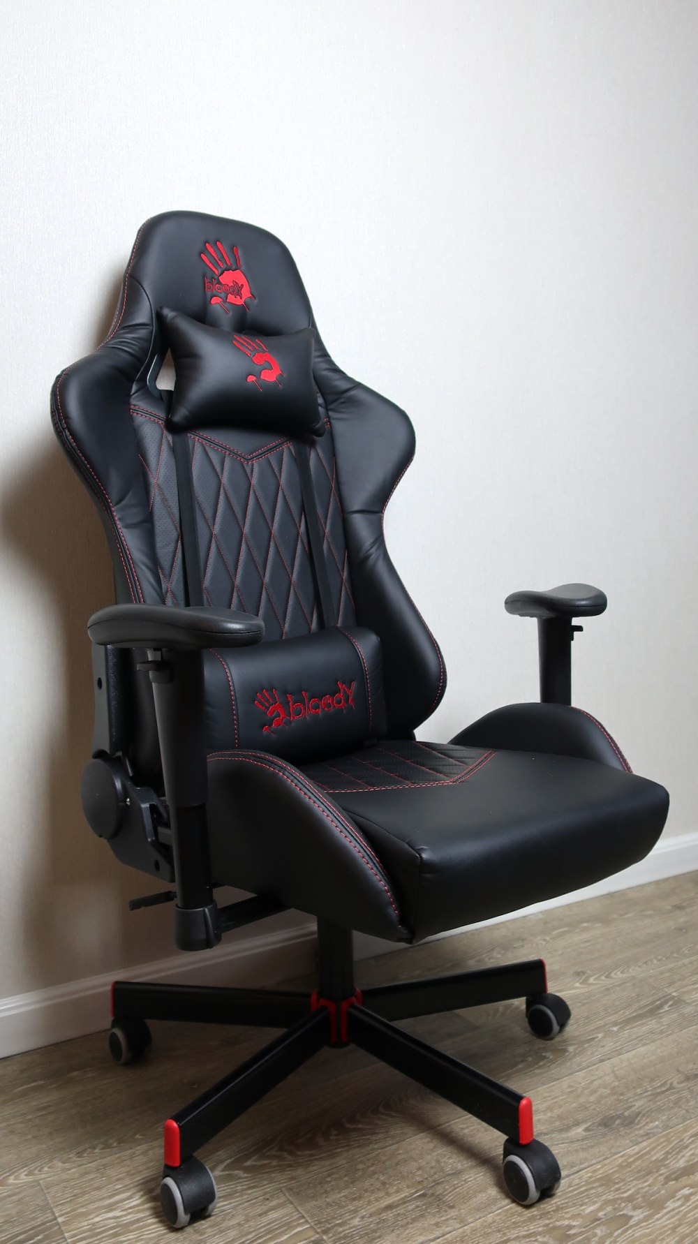 Кресло Bloody GC-800
