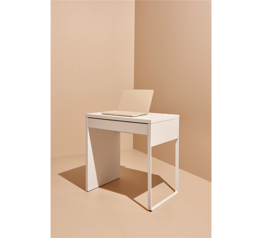 Письменный стол ikea микке 003.739.19/203.739.18