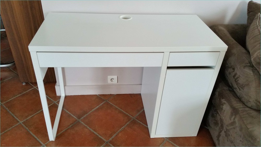 Стол Micke ikea белый