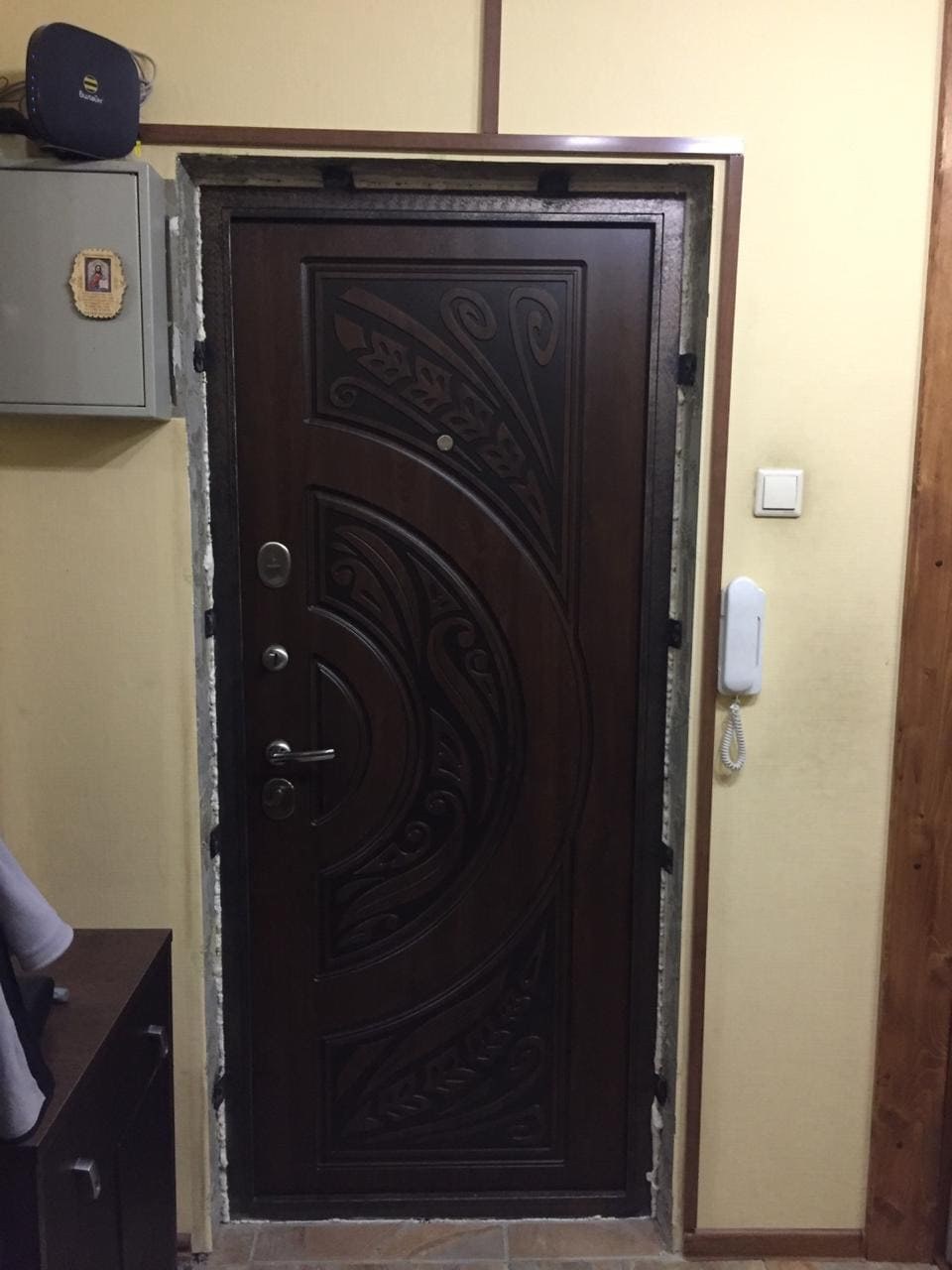 Наличник для входной металлической двери