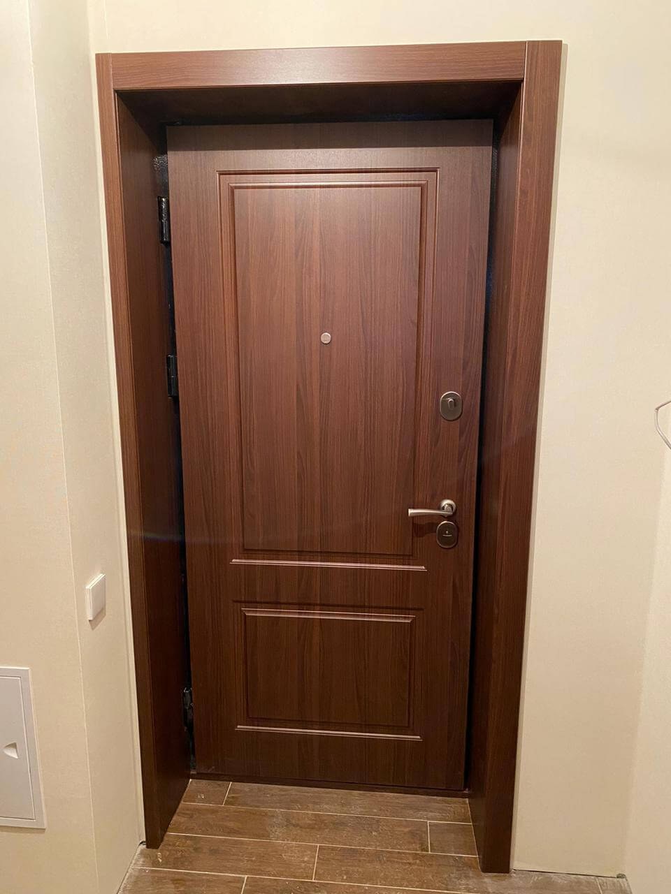 Откосы входной двери