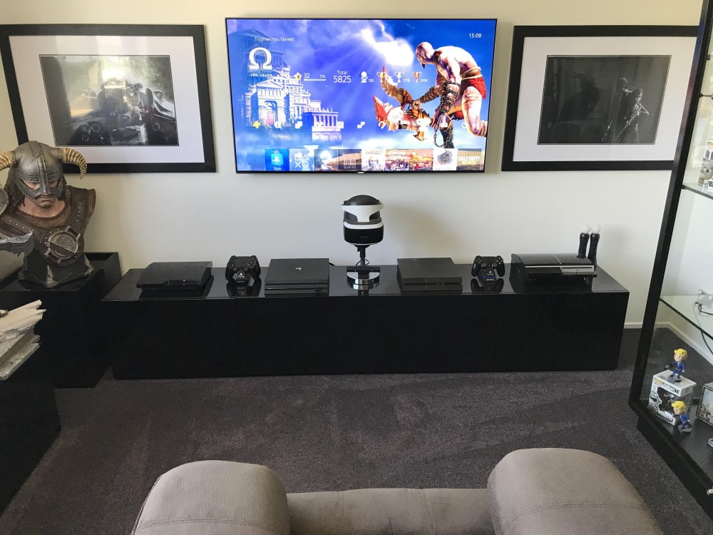 Комната PLAYSTATION 4