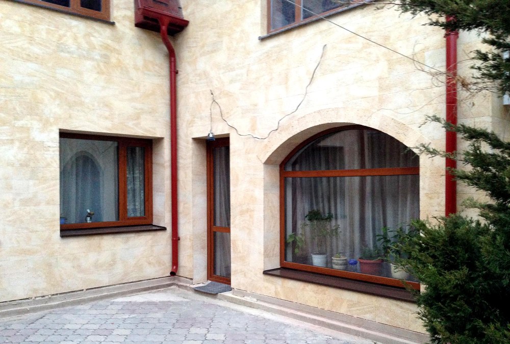Дербентский камень ракушечник