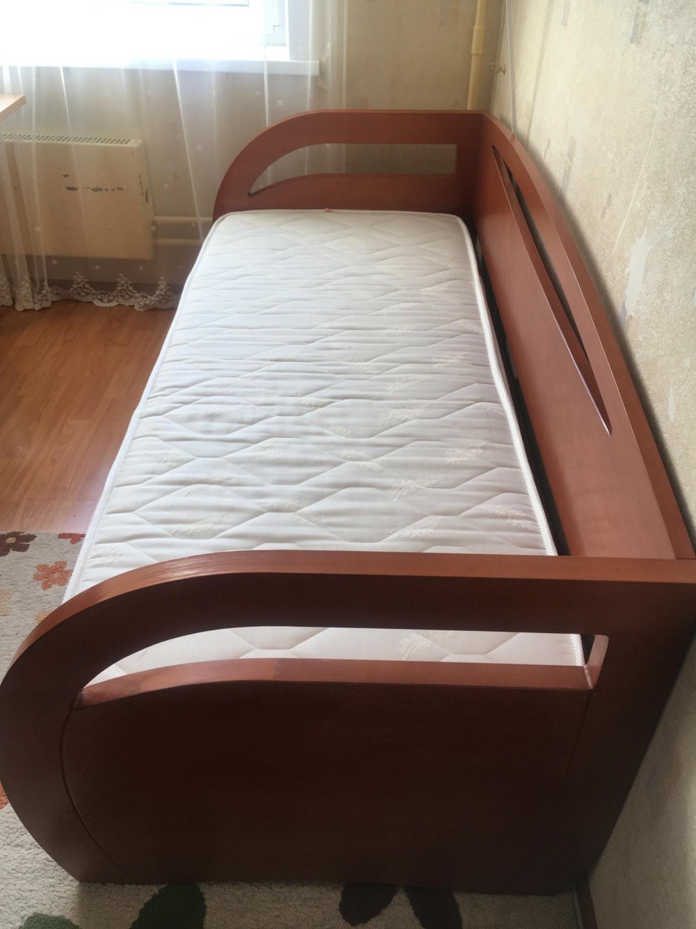 Кровать на полу