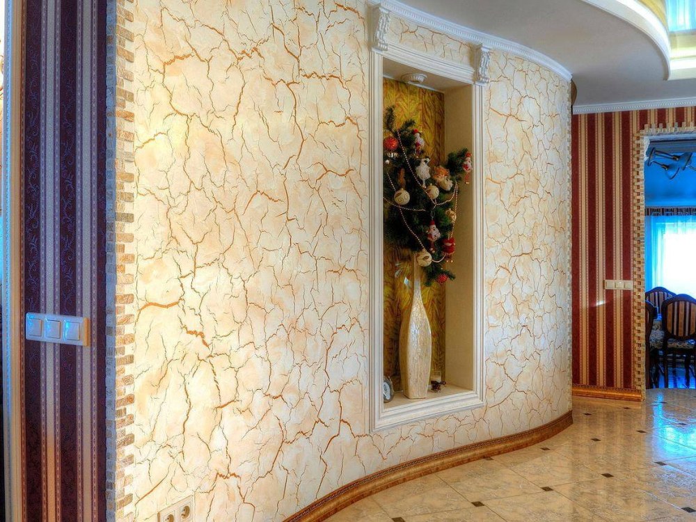 Венецианская штукатурка кракелюр в интерьере