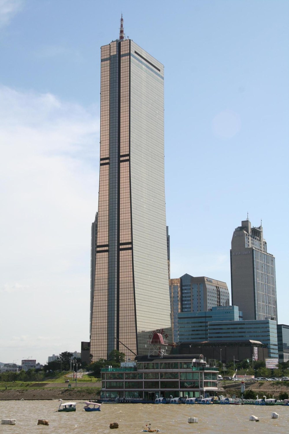 Небоскреб 63 в Сеуле
