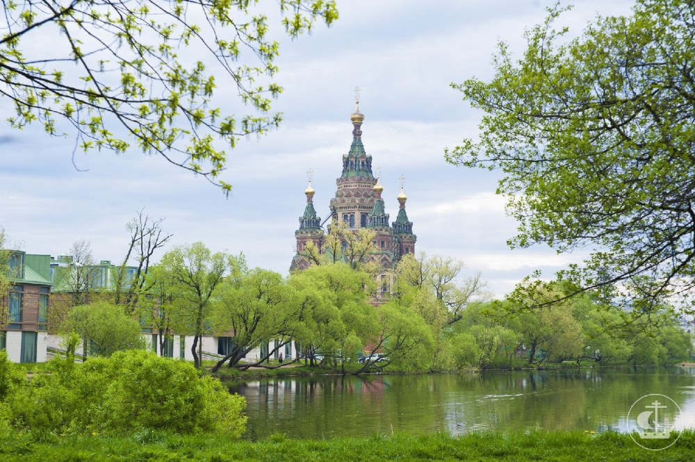 Церковь святых апостолов Петра и Павла Петергоф