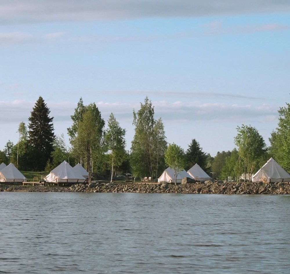 Глэмпинг Карелия на озере