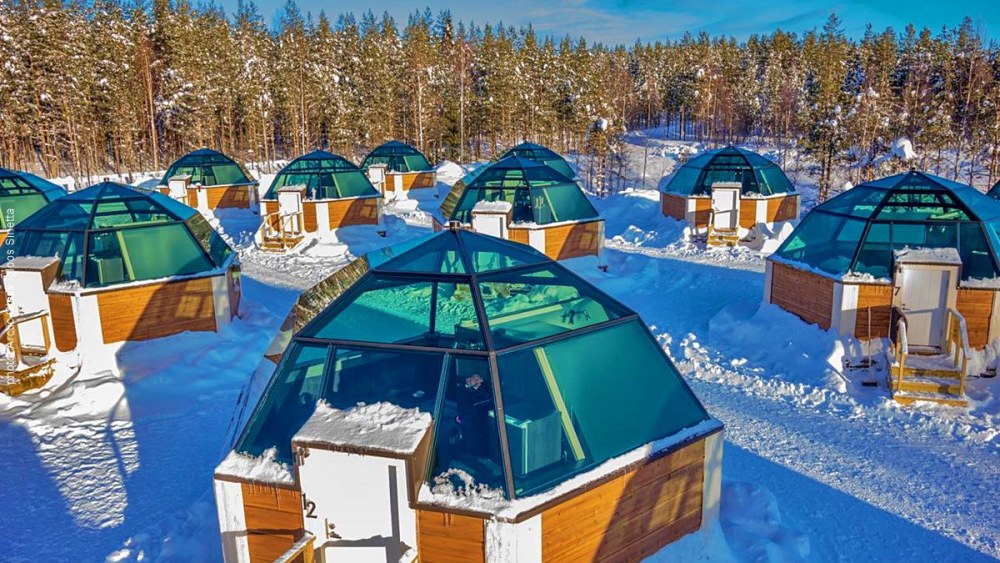 Arctic Snow Hotel and Glass Igloo