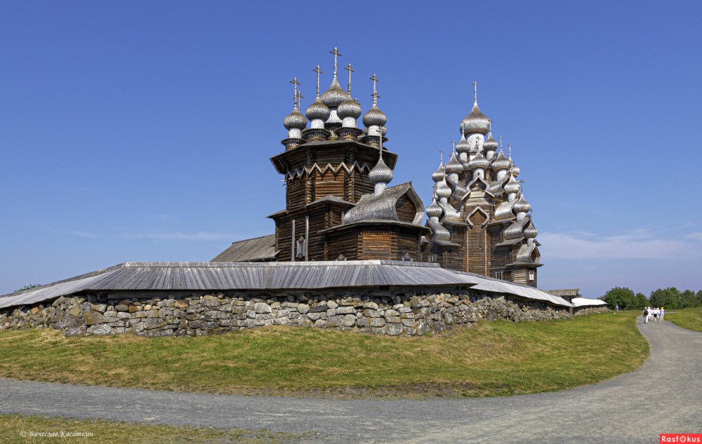Шатровая колокольня Кижи