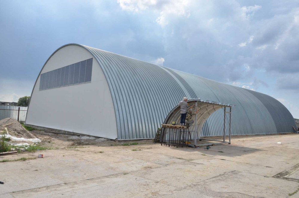 Арочный бескаркасный ангар 560м2
