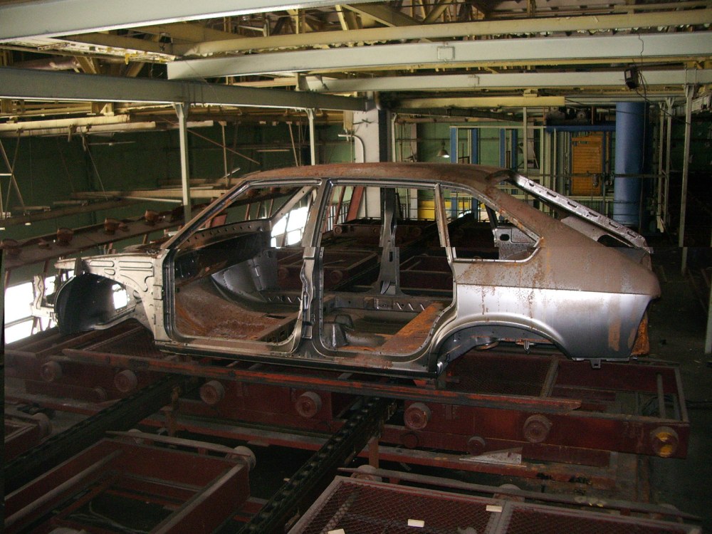 Автомобильный завод имени Ленинского Комсомола (АЗЛК)
