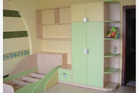 Мебель в детскую комнату