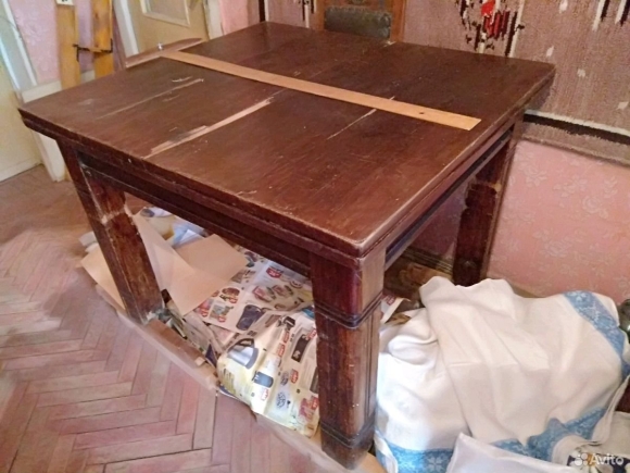 Старинный раздвижной стол