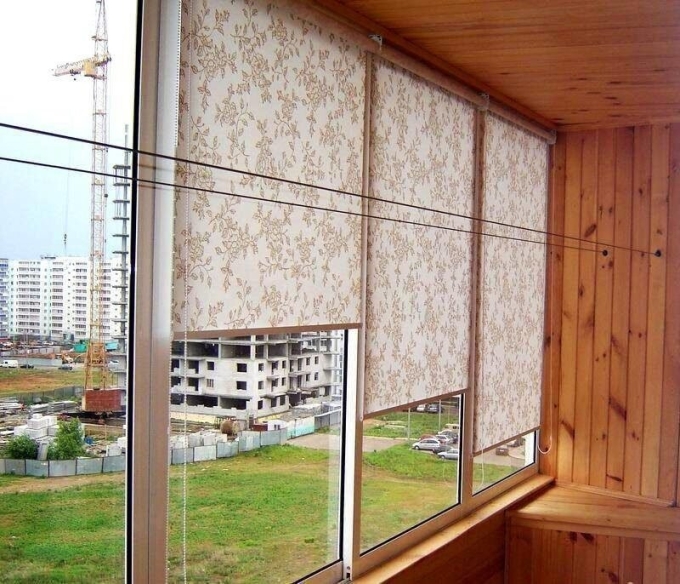 Рулонные жалюзи на балкон