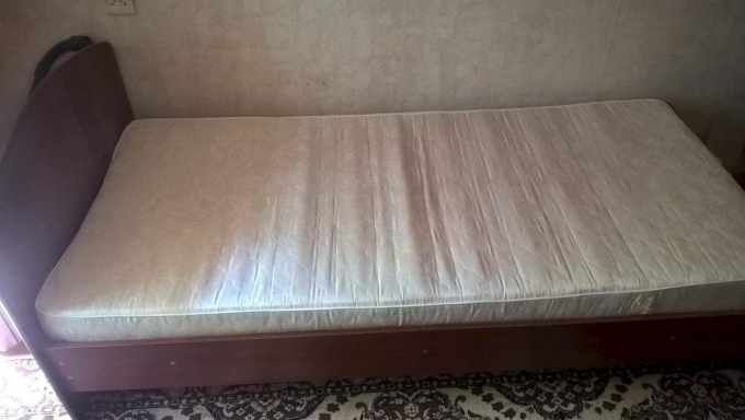 Кровать мебель даром