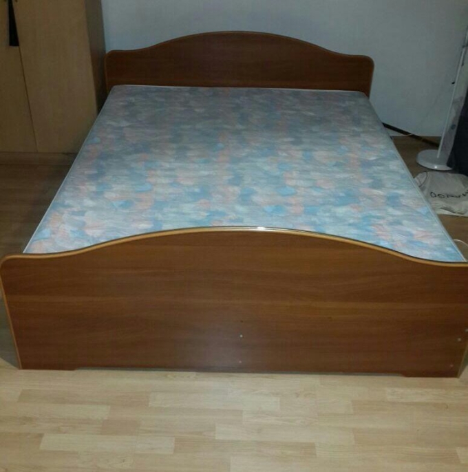 Кровать двуспальная с матрасом Юла