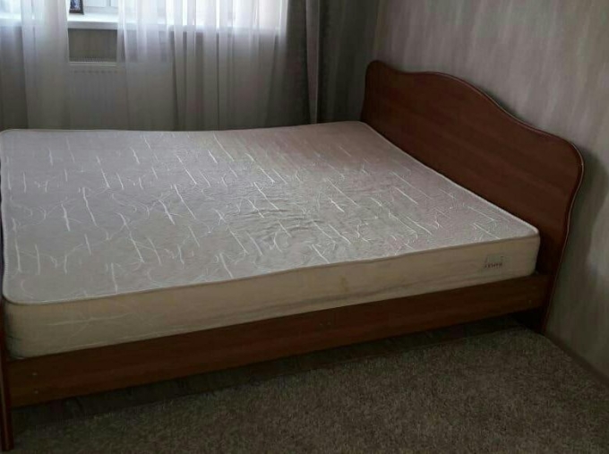Кровать двуспальная с матрасом Юла
