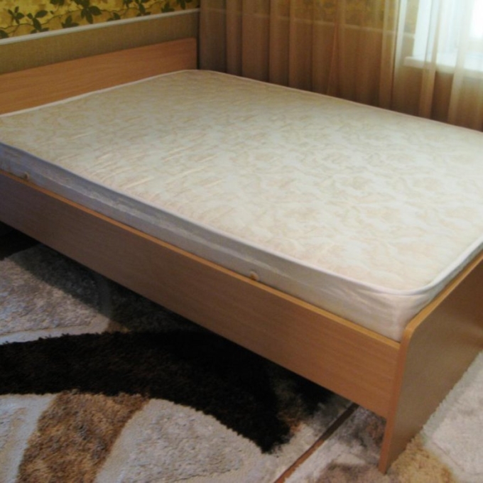 Полуторная кровать
