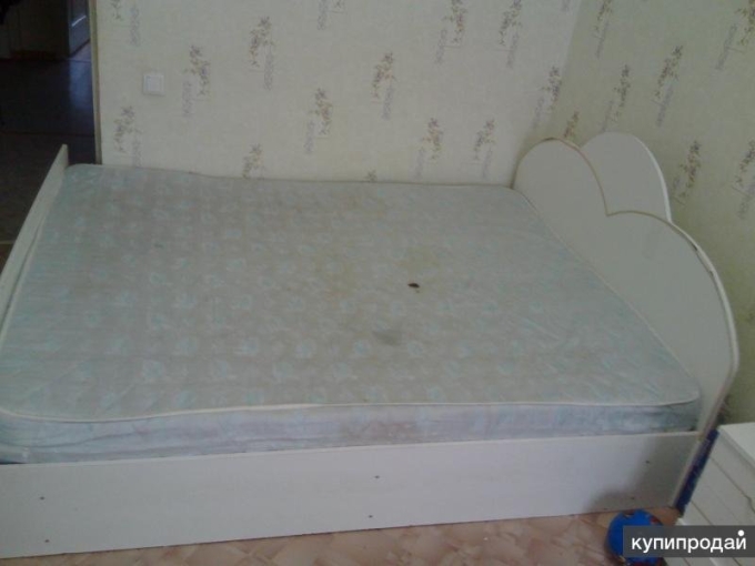 Кровать мебель даром