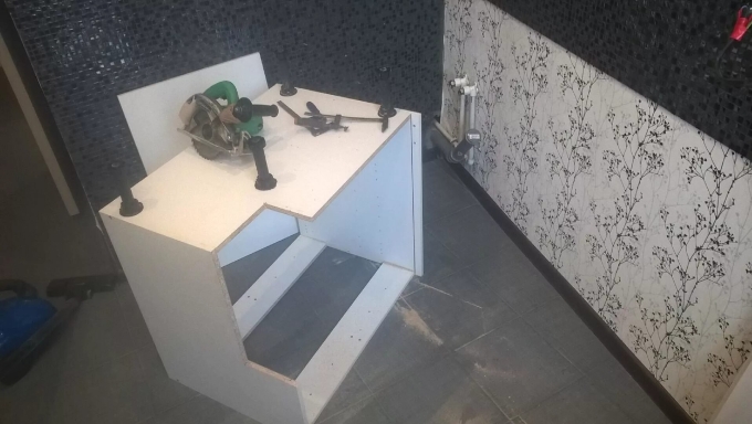 Крепление столешницы к тумбе