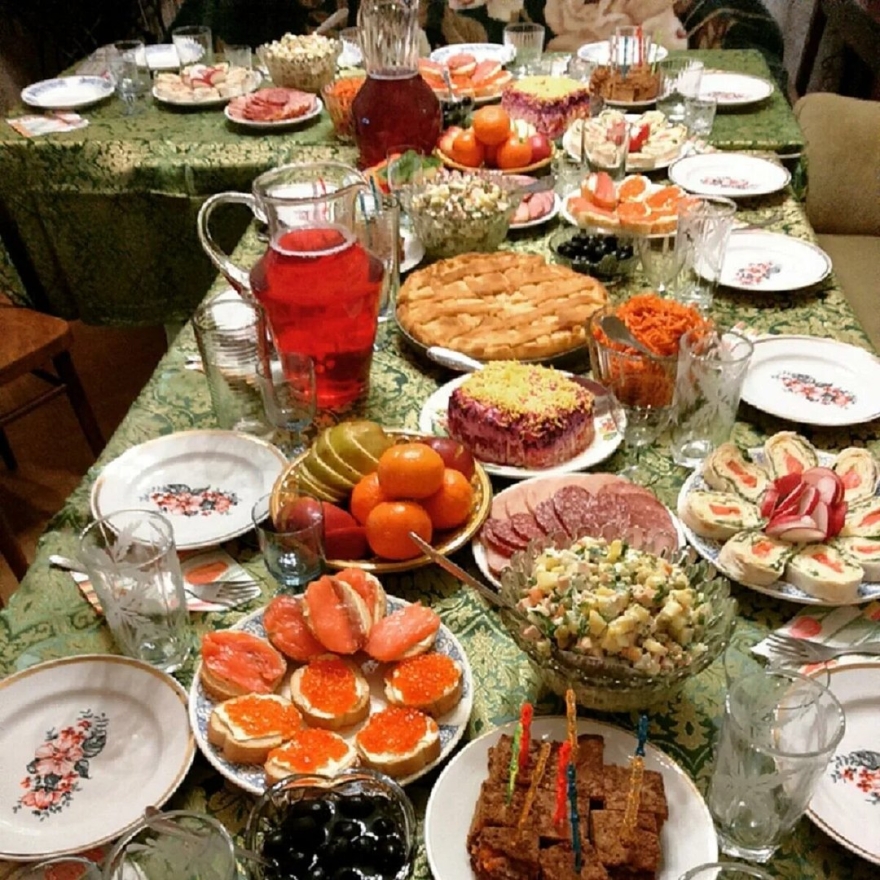 Стол на день рождения