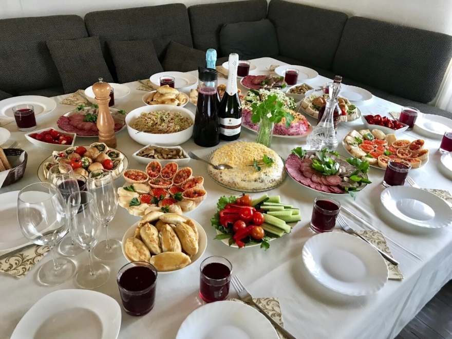 Красивый праздничный стол