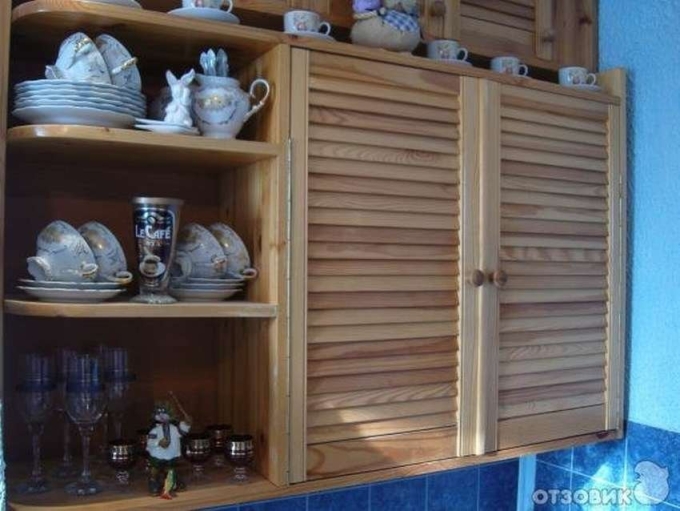Кухонные шкафы с жалюзийными дверцами