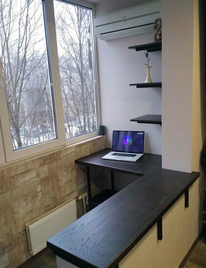 Компьютерный столик на балкон