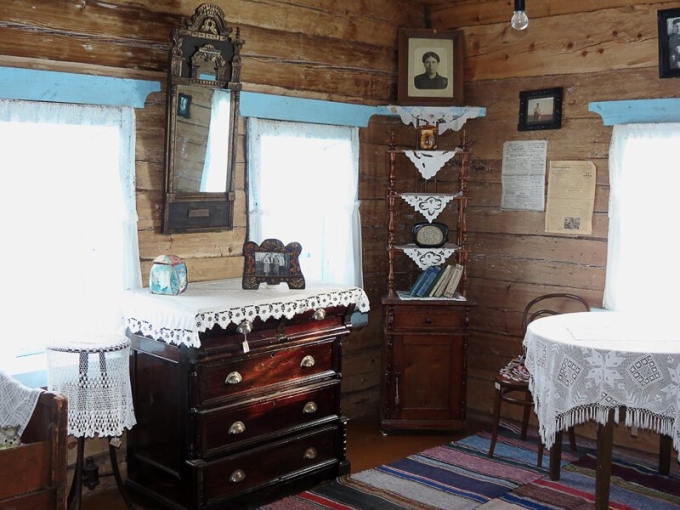 Деревенский домик внутри