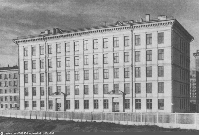Типовые здания школ СССР сталинские