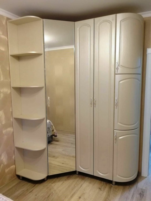 Шкафы угловые в комнату
