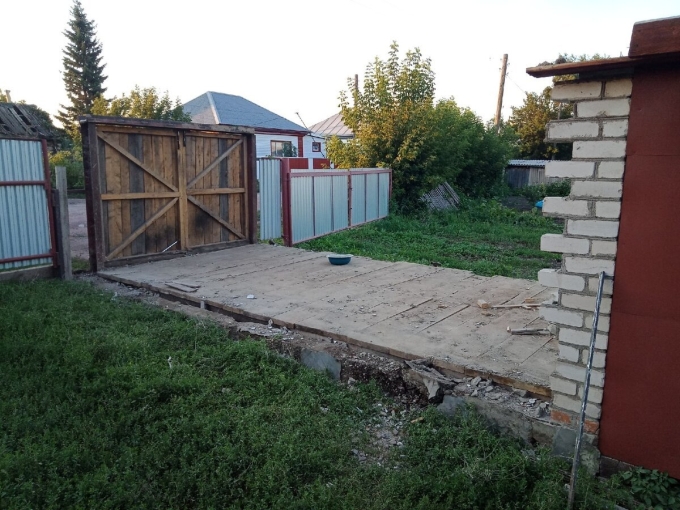 Деревенский гараж