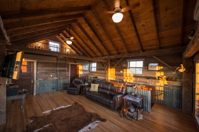 Barn House внутри