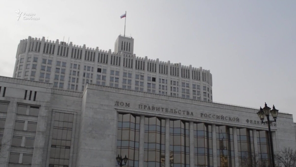 Здание дома правительства в Москве