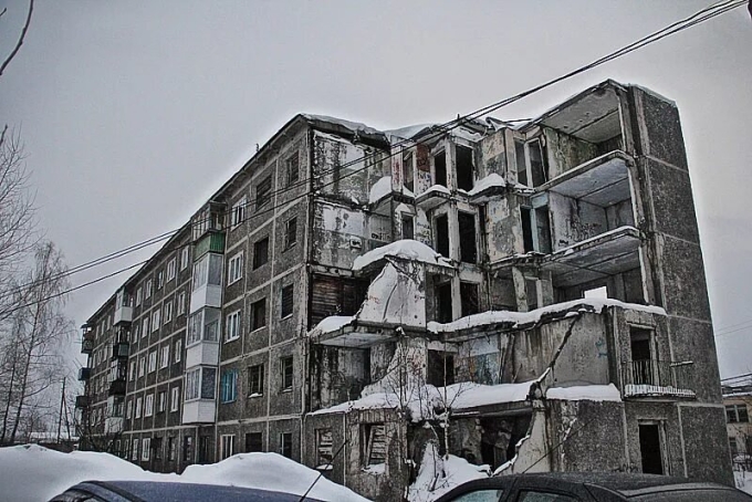 Разрушенные хрущевки