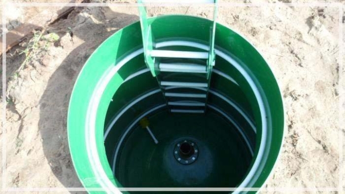 Кессон для скважины из полимерпесчаных колец