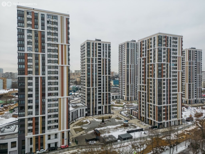 Life Варшавская