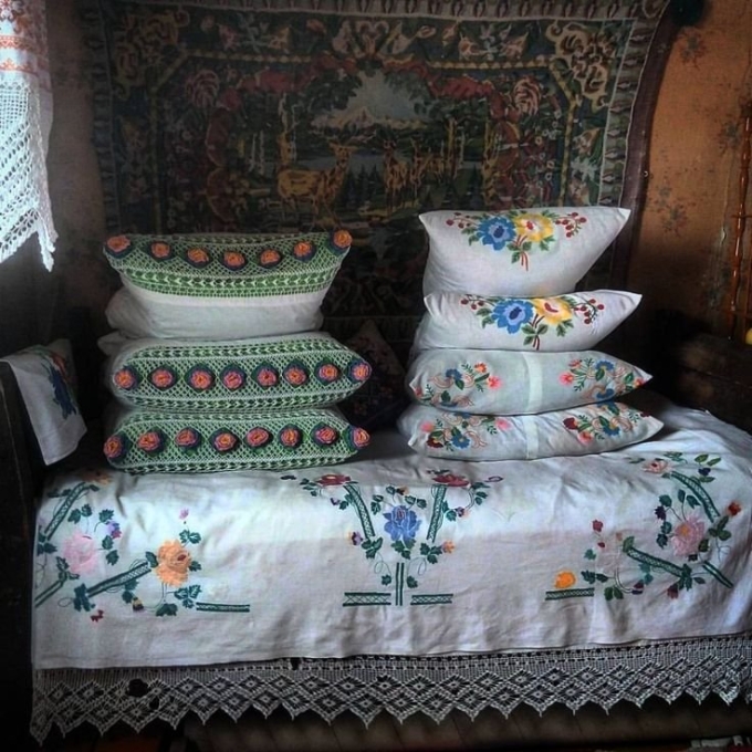 Подушки в деревне у бабушки